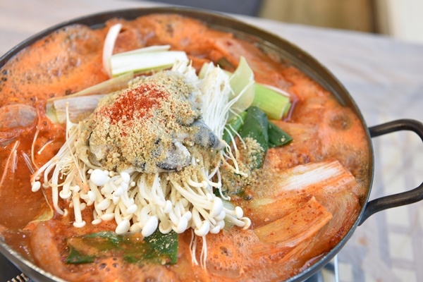 안면도 맛집 꽃지꽃게집, 리솜오션캐슬 인근 게국지 전문 음식점 자리잡아