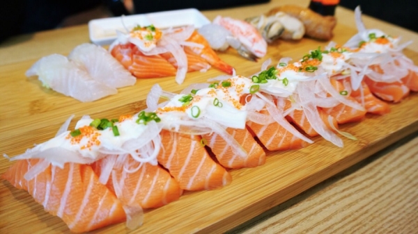 주문 즉시 뜨는 활어회 올린 초밥 초밥먹고 감동먹고, 안양 동편마을 맛집 맛있는 초밥가게
