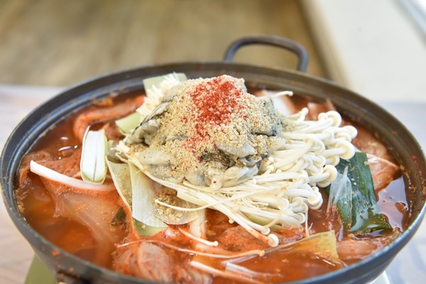 안면도 맛집 꽃지꽃게집, 국내산 안면도 꽃게로 만든 게국지, 간장게장 세트 눈길