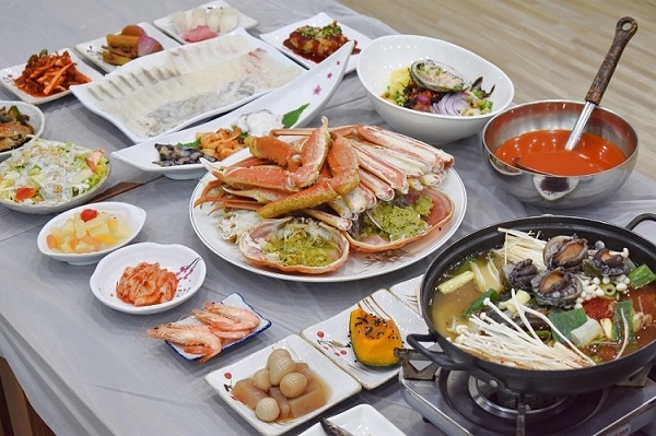 포항 죽도시장 맛집 동남회식당 싱싱한 가을제철 대게 관심