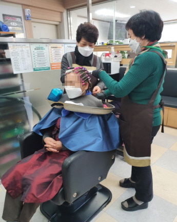 영등포구, 어르신 일자리 사업 사랑방 미용실 호평