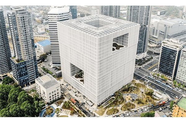 [K뷰티 원조 아모레퍼시픽②] 다 바꾼다...도전은 선택 아닌 필수