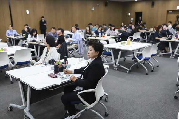 경기도의회, 의회사무처 직원·도의원 대상 디지털 사진촬영 교육 실시 
