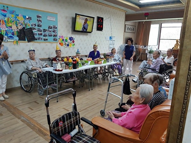 대구천사후원회, 수성구 해오름요양원서 어르신 합동 생신잔치