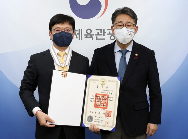 [뉴스투데이 E] 스마일게이트 창업자 권혁빈 이사장, 게임업계 최초 문화훈장 수훈…“글로벌 IP명가로 성장할 것”