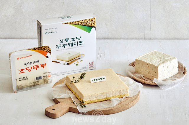 [뉴스투데이 E] 신세계푸드, ‘강릉초당두부’와 함께 건강 케이크 선보여