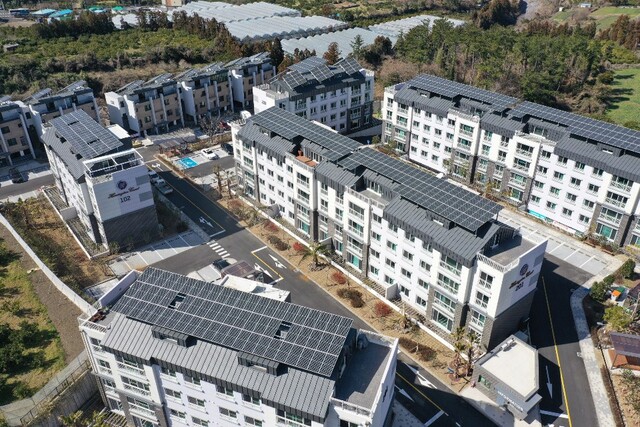 에너리스(주) 제주도 영평동 효성해링턴코트 공동주택 최대규모 태양광 대여사업 준공