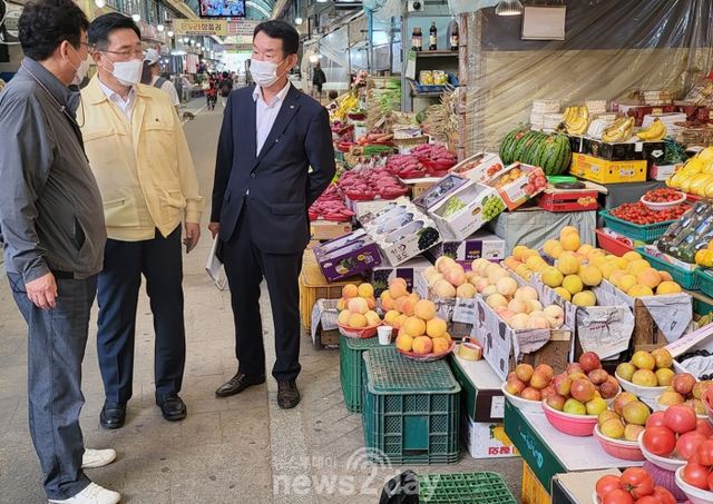 한국농수산식품유통공사 김춘진 사장, 직거래장터 등 찾아 추석 전 물가 점검