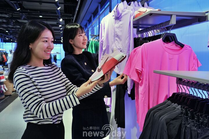 롯데·신세계·현대, 백화점 봄 세일 시작…무슨 브랜드 할인하나