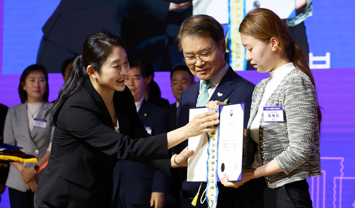 CJ‧롯데‧한국산업은행 등 고용평등 공헌 포상 수상…일‧가정 양립 함께해요