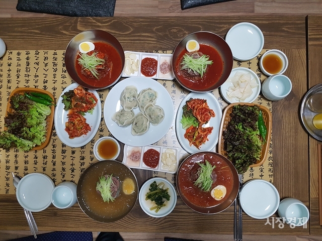 [K.tag①] 회+물냉면 버무린 섞기면 맛 일품, 황가네 함흥냉면