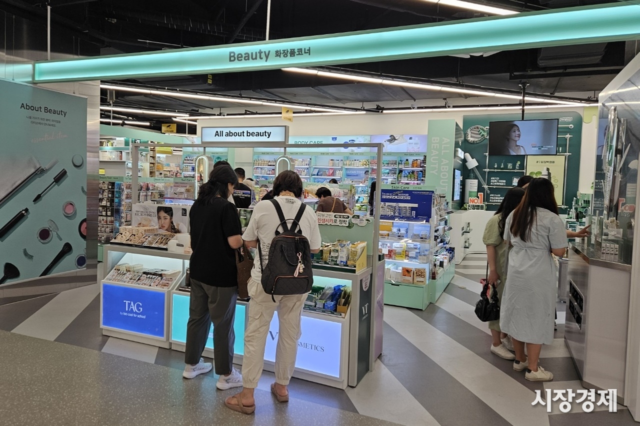 화장품 聖地로 떠오른 다이소... 역대 최대 규모 매장에 힘줬다