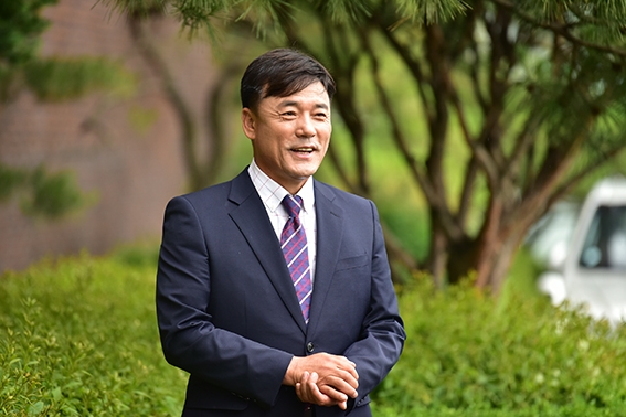 ˝군민 중심의 행정 실천하는 청송군 건설에 앞장설 것˝