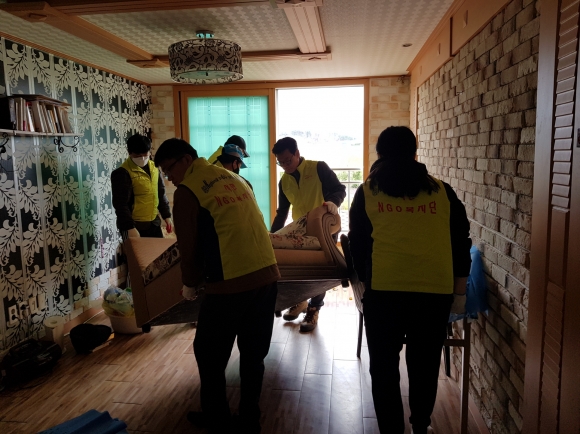 경주 서면N.GO복지단, 무연고 사망자 유품정리 봉사 