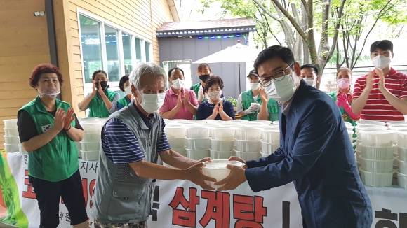 한국마사회-가창면 새마을協, 코로나19 극복 삼계탕 나눔 행사