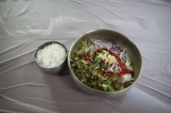 [동경주 맛집기행 ㉖] 어머니의 정이 담긴 가정식… 감포읍 나정1리 `옥이밥상`