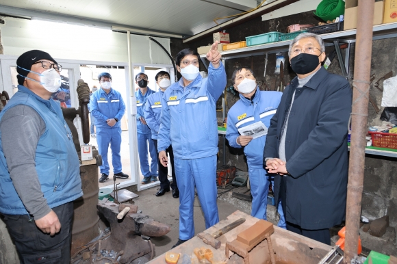 포철, 경주 건천대장간 보존 전폭 지원