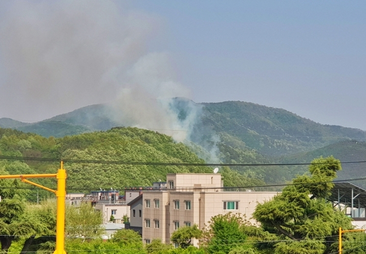 경주 건천읍 산불 1시간여만에 진화...인명피해 없어