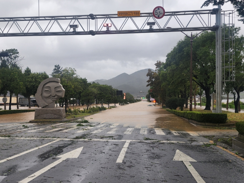 [속보] 경주 톨게이트(IC) 범람으로 양방향 폐쇄