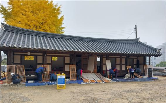 경북서부 문화유산돌봄센터, 상주향교 찾아 겨울맞이 단장