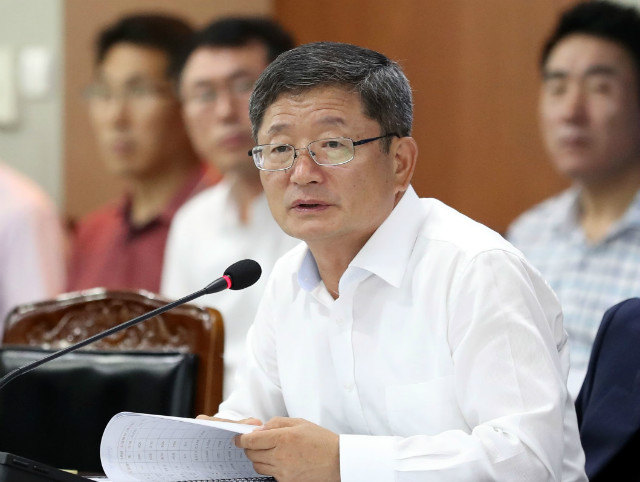  김갑섭 권한대행, 해조류 가공기업 방문 