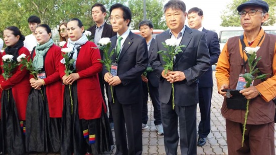  사할린아리랑제 참가 공연단 한인강제징용위령비에서 위령제 지내 