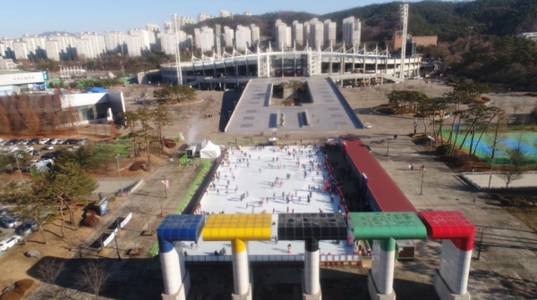천안종합운동장과 도솔광장에 야외스케이트장 개장