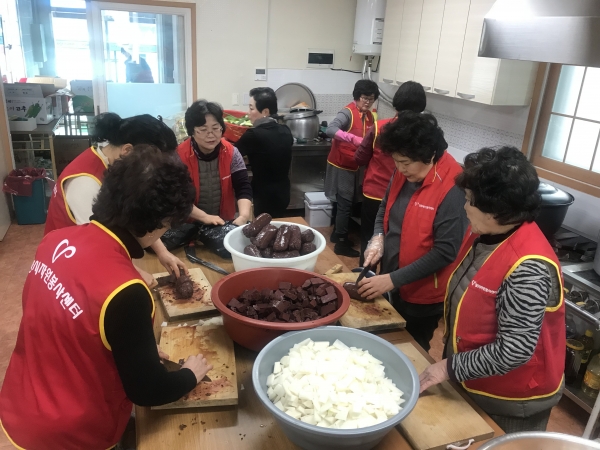 단장면 자원봉사회, 밑반찬으로 나눔의 정 펼쳐