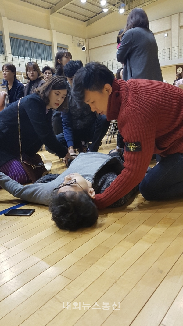 중부소방서 최정환, 초등학교 입학식 응급환자 구하다