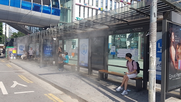 인천 남동구, 폭염 대비 버스 정류장에 쿨링포그 시스템 설치