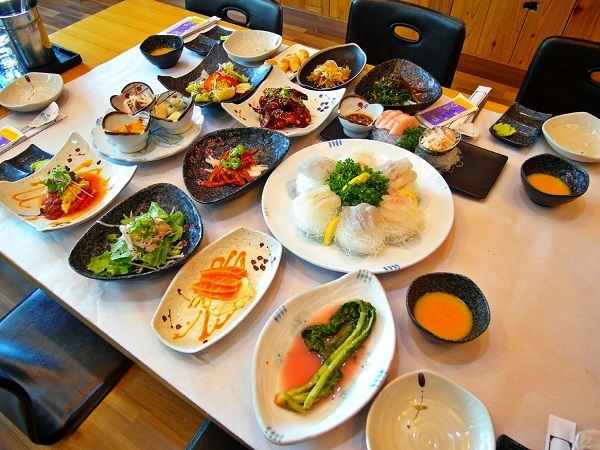 깊어가는 가을…여수 오동도 게장, 한정식 맛집 동백회관 여행객에게 필수코스로 인기