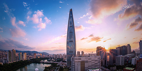 롯데, 신동빈 회장 뇌물공여 유죄... 롯데면세점월드타워점 특허 촉각