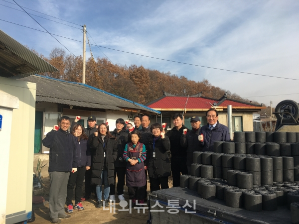 충주시노인복지관, 독거어르신의 따뜻한 겨울나기 연탄·기름·이불 지원