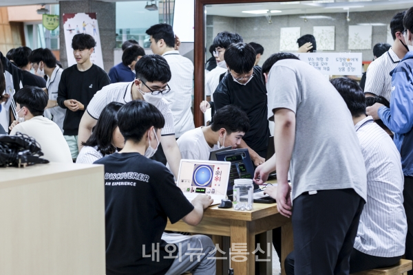 천안신당고, 진로 버스킹 으로 미래를 뽐내다!