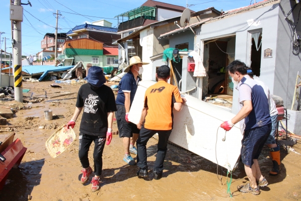 제9호 태풍 마이삭 경북 동해안 관통...해안지역 많은 피해발생