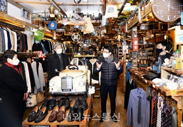 최종환 파주시장, 설맞아 문산자유시장 방문···전통시장 방역에 최선 다할 것
