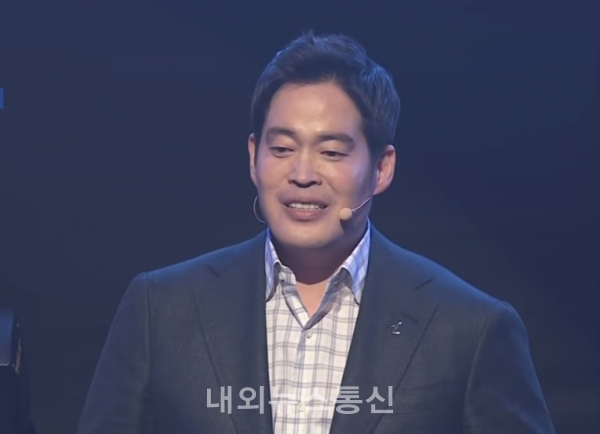 클럽하우스 등판 정용진, 우승 반지 끼고싶어.. 야구단 명칭 다음주 공개