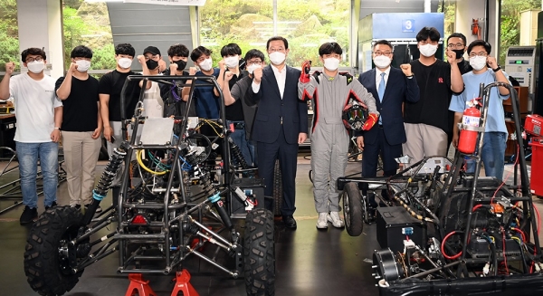 이용섭 광주시장, 호남대 미래車 상상공작소 방문
