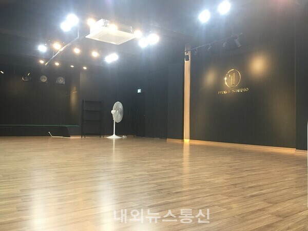 원네이션 댄스 스튜디오 파격적인 강의실 대관 눈길