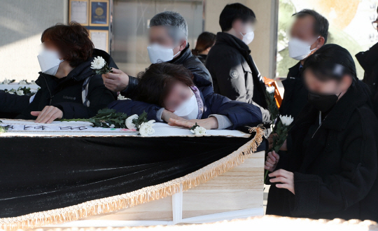[광주 신축 아파트 붕괴 사고]가슴에 품고 기억할 것…희생자 48일만에 영면