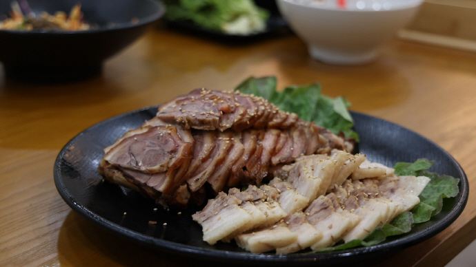 [남도 맛집] 무제한 무료 막걸리와 즐기는 야식의 제왕 족발·보쌈 어때요?