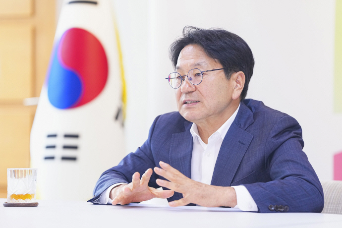 강기정 광주시장, 10일 삼성전자 광주공장 방문