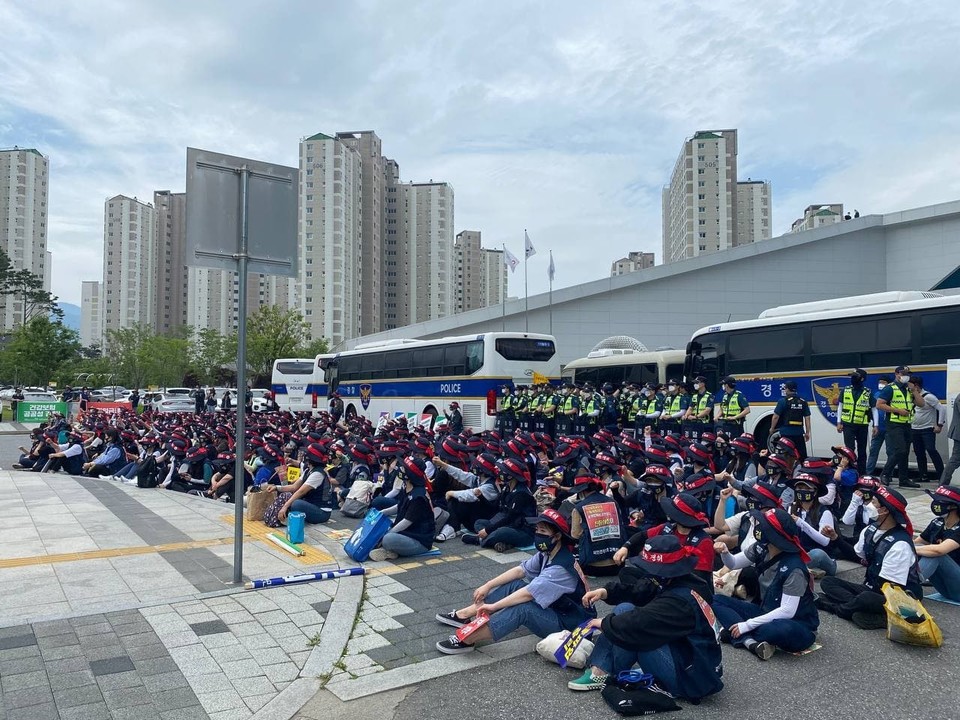 건강보험공단 고객센터지부, 이사장과 면담 요구하며 공단 본사 로비 농성돌입