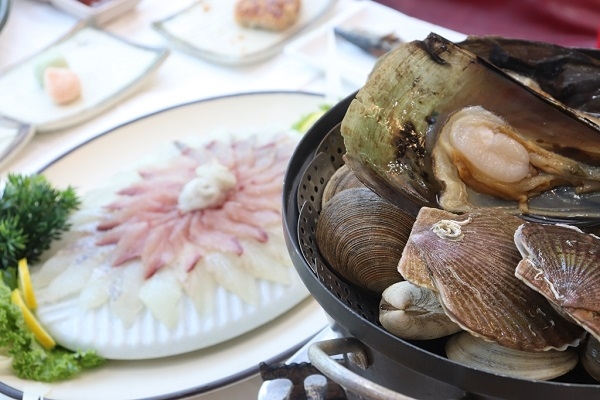 겨울 낭만 데이트 코스 강릉의 대표 횟집. 경포대 맛집, 경포동해횟집