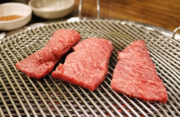 안양 인덕원맛집 김제한우 안양점, 넓은 주차장과 대형 내부 홀 완비해… 한우고기 맛 출중