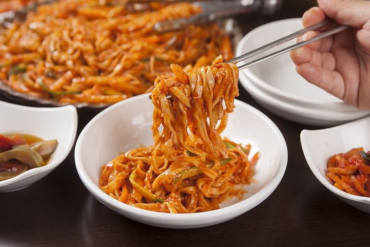 입맛 없을 때 저녁메뉴는 생활의 달인따라 꼬막비빔칼국수가 제격…꼬막비빔칼국수 레시피와 꼬막 삶는 법까지