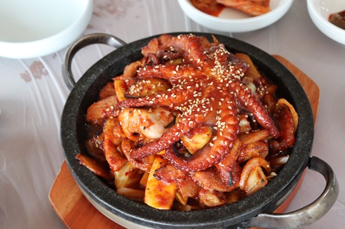서귀포 맛집 순천미향에서 제주산 흑돼지를 이색적인 메뉴로 맛볼 수 있어