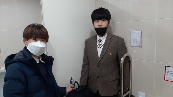 포천시, 공공화장실 낮은 옷걸이 설치한다...청소년 정책제안