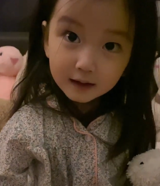 쌈디 조카 채채, 사랑스러운 미소 아빠·큰 아빠 다 좋아