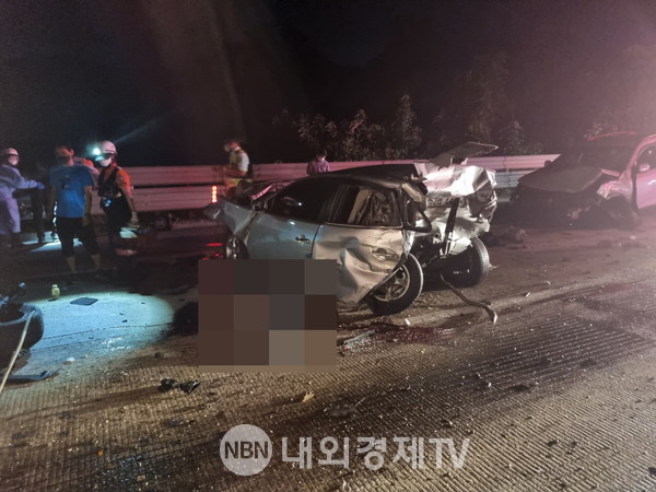 익산장수고속도로서 차량 10대 연쇄추돌…2명 사망·6명 중경상